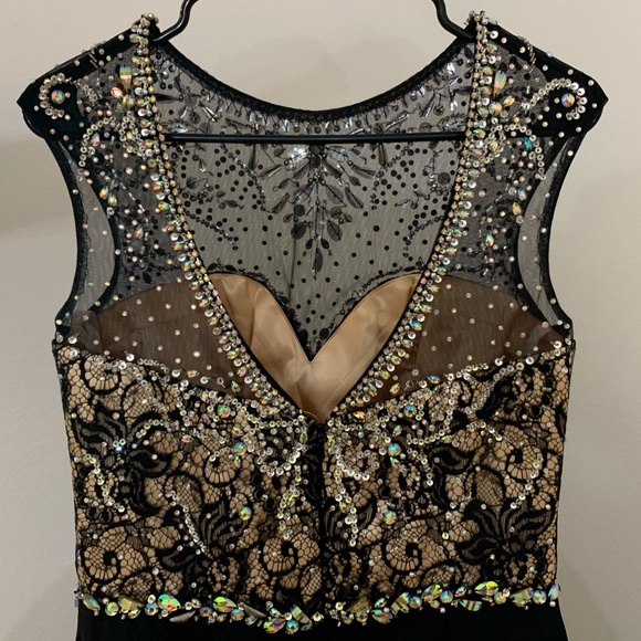 Dress - Picture 10 of 13